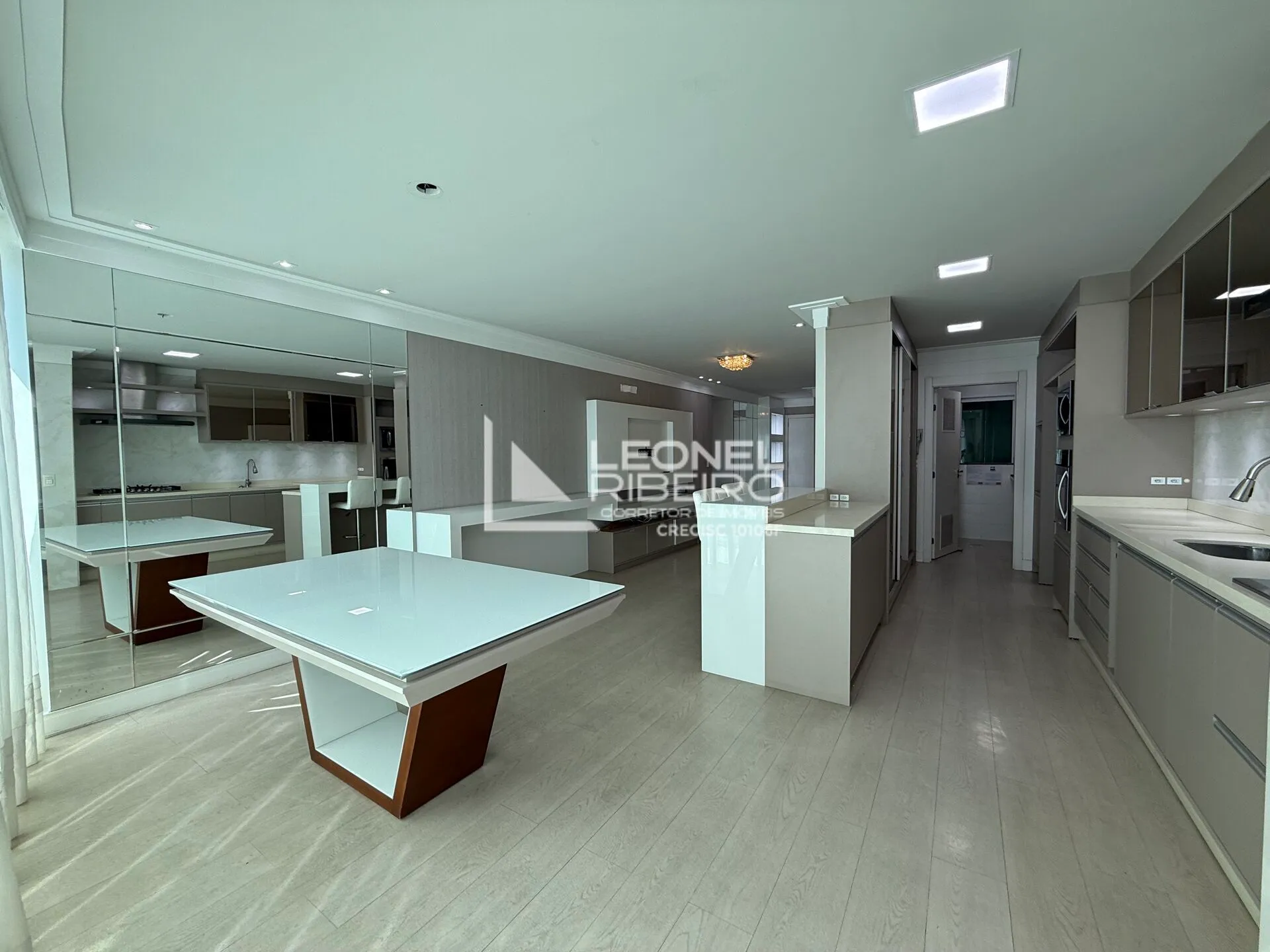 Apartamento com 3 dormitórios à venda, 182 m no bairro Centro em Timbó/SC - foto 1