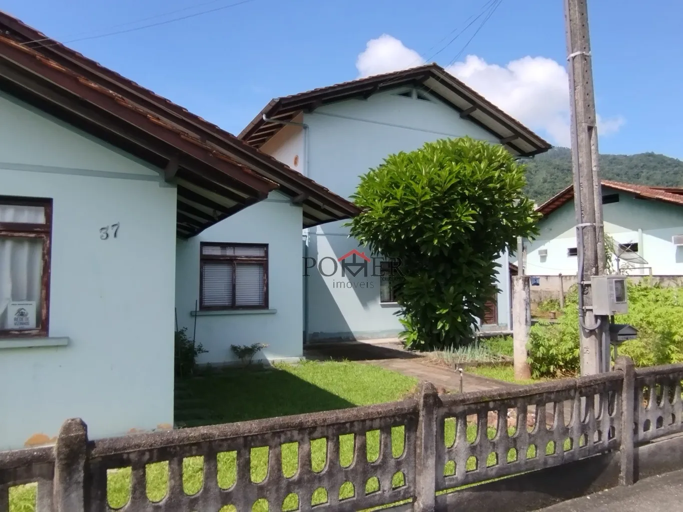 Grande oportunidade de negócio, amplo terreno de esquina, com 2 casas residencial e comercial, no coração de Pomerode, 329,26m de área construída em terreno de 1.024,00m — foto 2