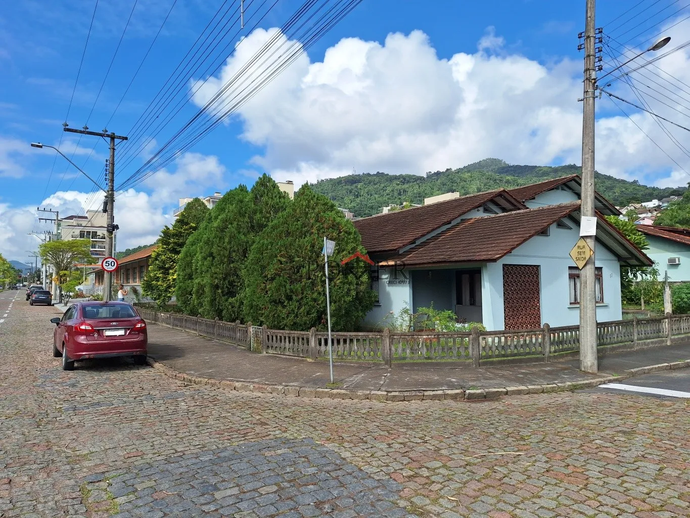 Grande oportunidade de negócio, amplo terreno de esquina, com 2 casas residencial e comercial, no coração de Pomerode, 329,26m de área construída em terreno de 1.024,00m — foto 7