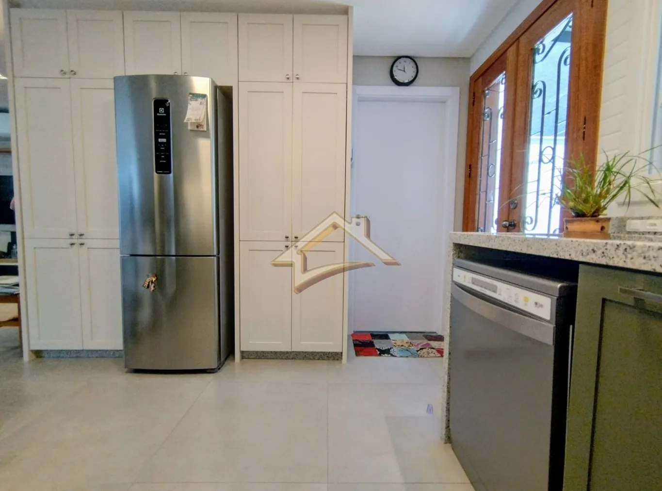 Belíssima casa na Velha, 3 dormitórios sendo 1 suíte, semimobiliado, energia solar e captação da água da chuva. Confira! — foto 7