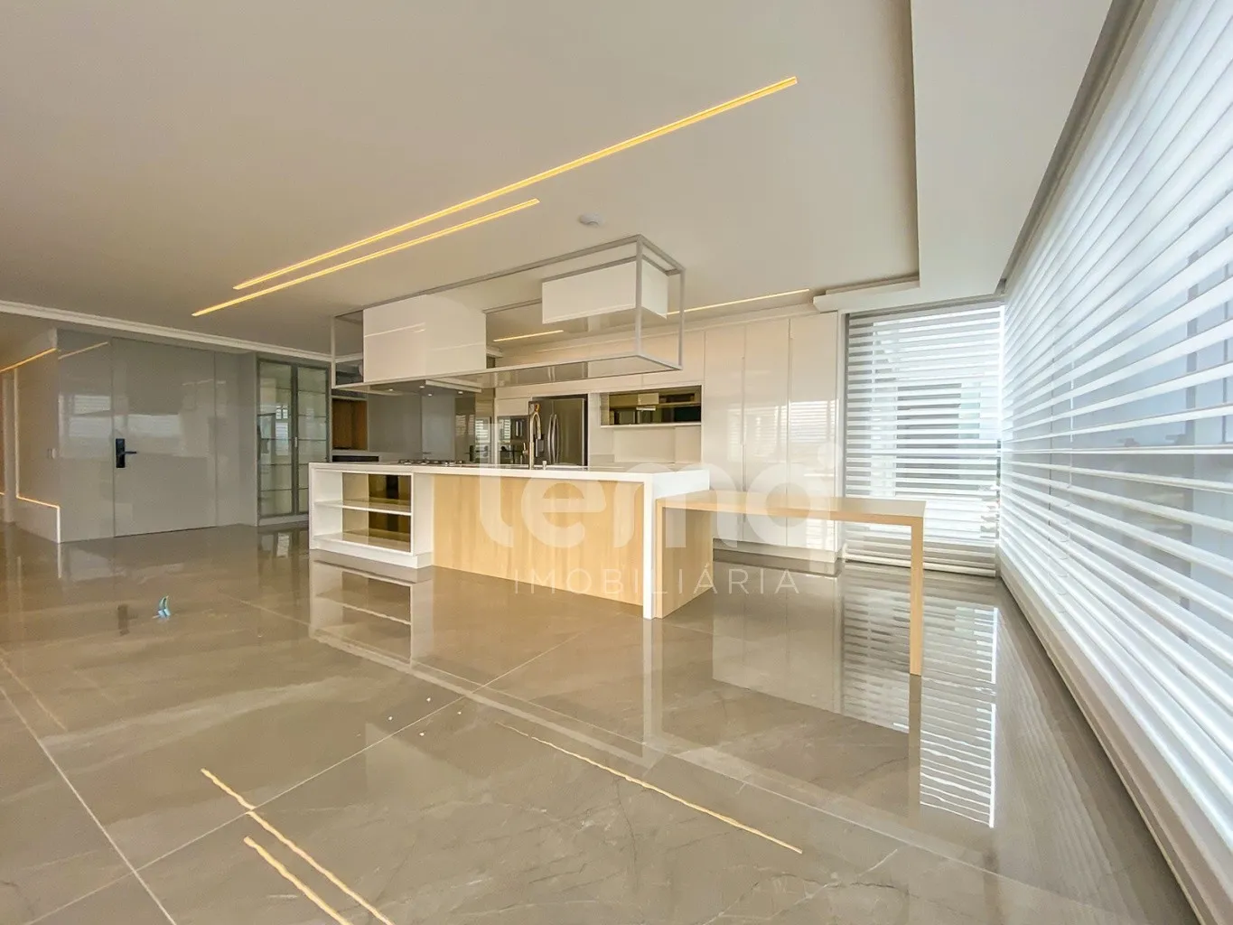 Cobertura plana mobiliada com 3 suítes à venda, 318 m , no bairro Vila Nova, em Blumenau. — foto 3