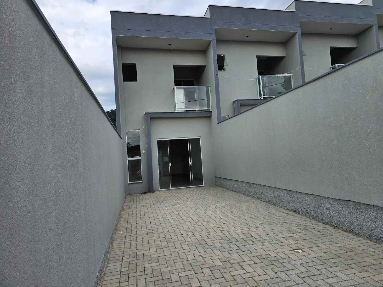 SOBRADO NO BAIRRO POÇO GRANDE EM GASPAR (SC) - foto 1