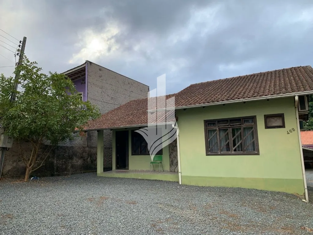 Casa em ótima localização no bairro Água Verde - foto 1