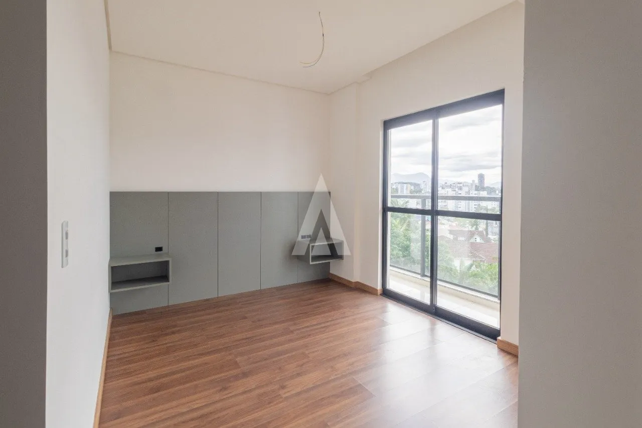 Apartamento com 1 suíte(s) mais 2 quarto(s) à venda no bairro Anita Garibaldi em Joinville, por R$ 735.000.00. — foto 4