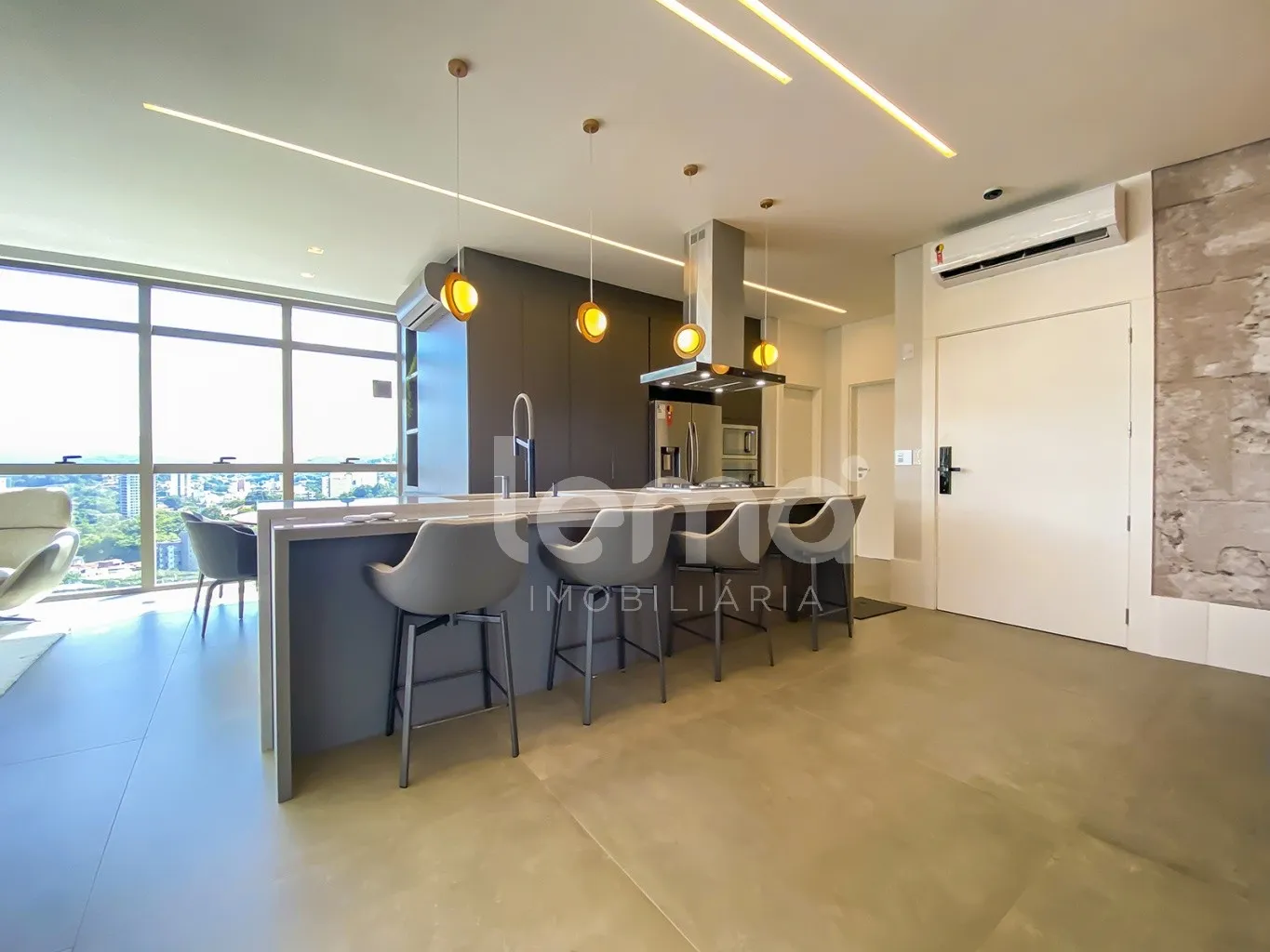 Cobertura plana, mobiliada, decorada e equipada com 2 suítes no Centro de Blumenau. — foto 2