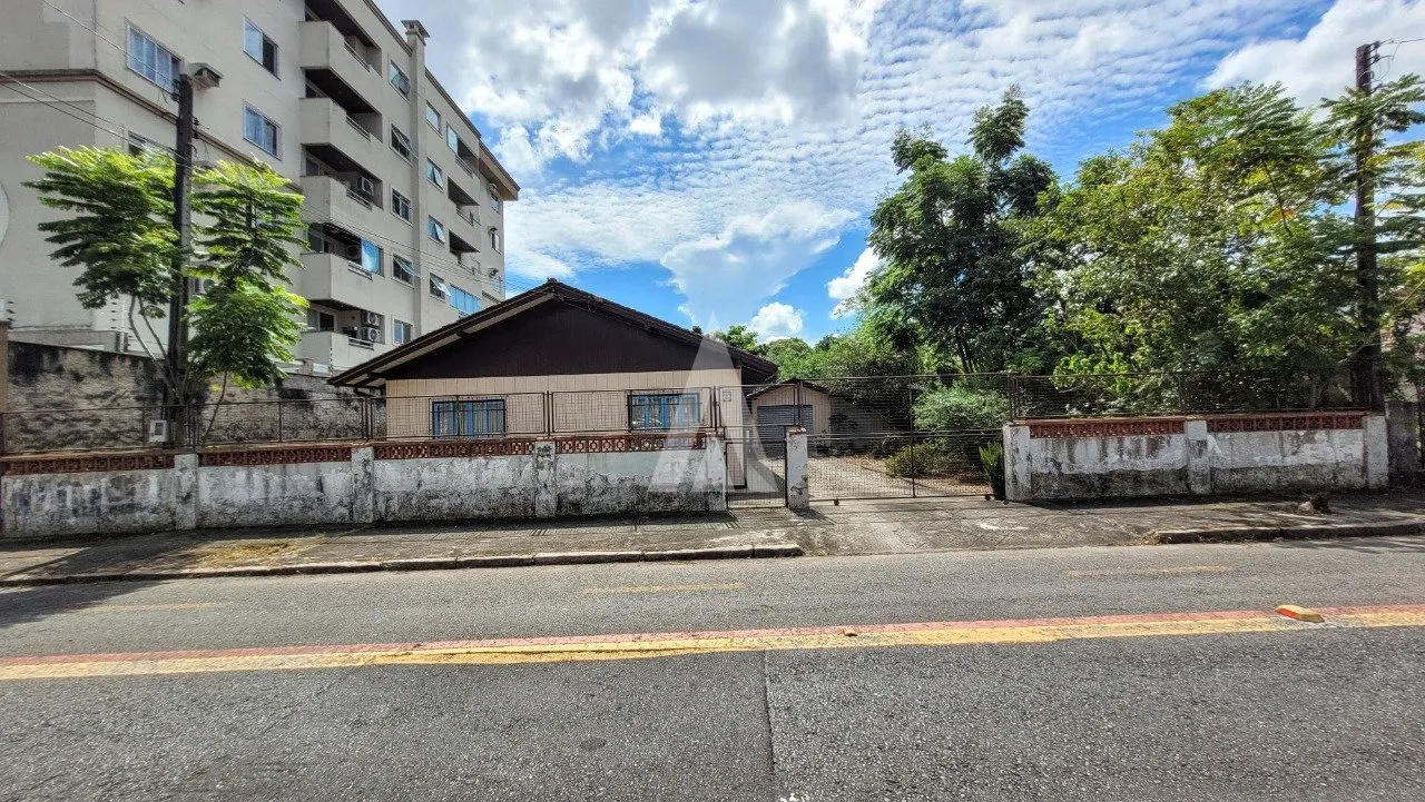Terreno à venda no bairro Bom Retiro em Joinville, por R$ 1.200.000.00. — foto 6