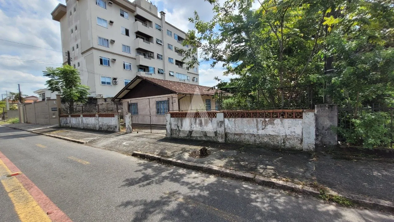 Terreno à venda no bairro Bom Retiro em Joinville, por R$ 1.200.000.00. — foto 7