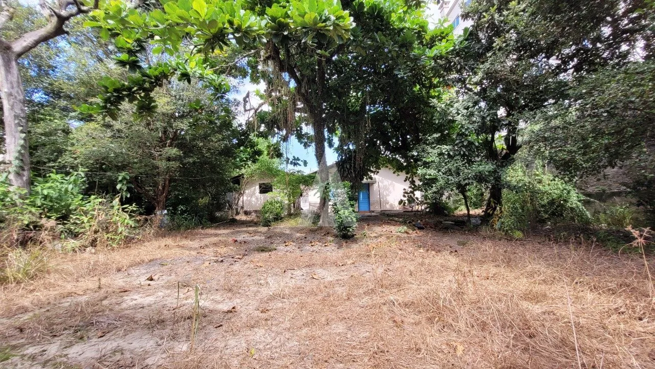 Terreno à venda no bairro Bom Retiro em Joinville, por R$ 1.200.000.00. - foto 1