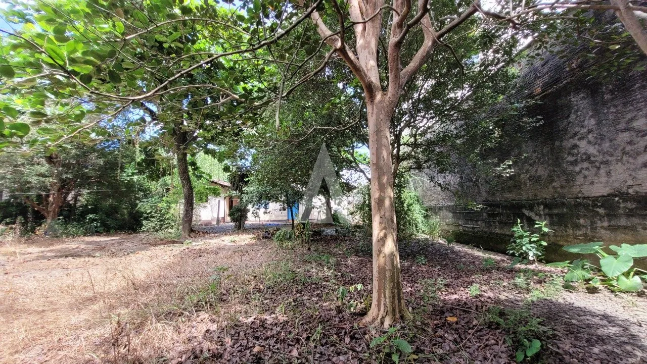 Terreno à venda no bairro Bom Retiro em Joinville, por R$ 1.200.000.00. — foto 2