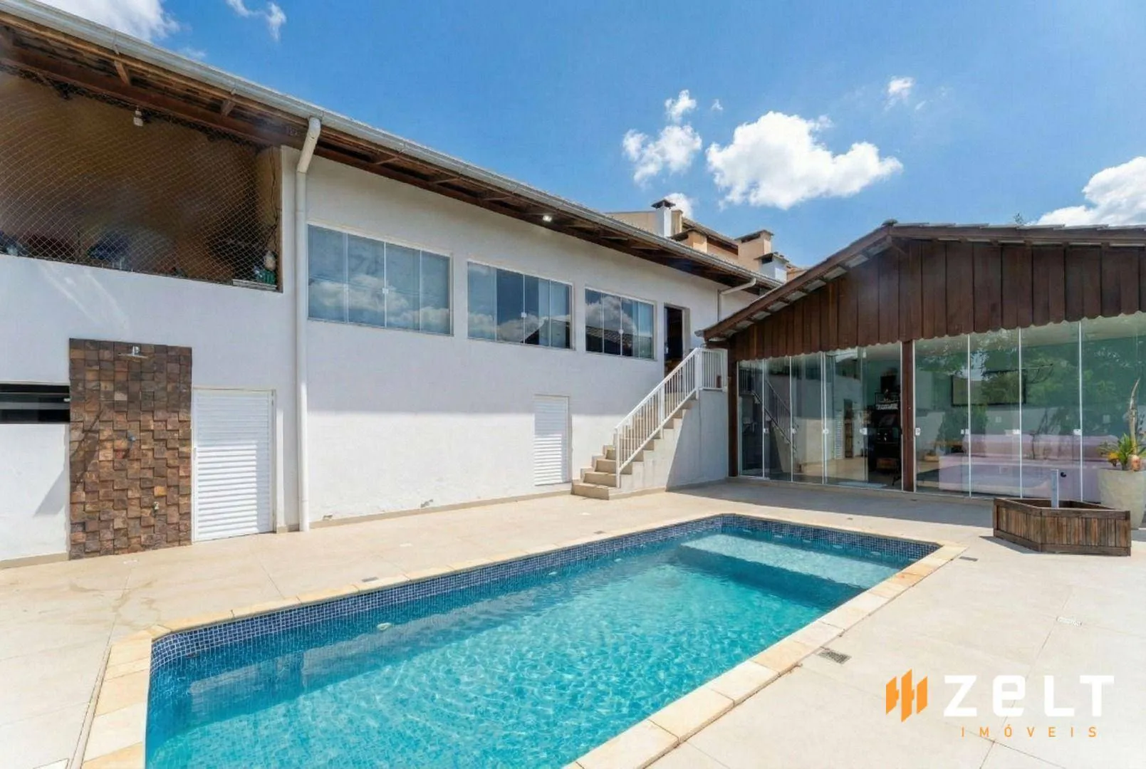 Casa · à venda · 3 quartos · 231m² · Velha, Blumenau