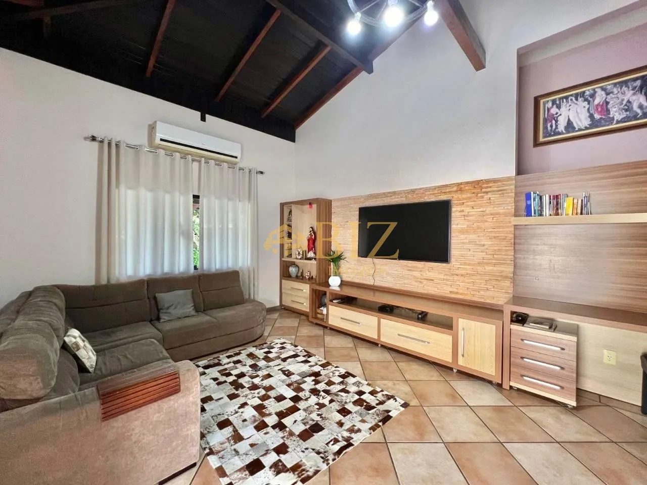 Casa com 3 quartos, sendo 1 suíte, com 239m de área construída em rua sem saída! — foto 4