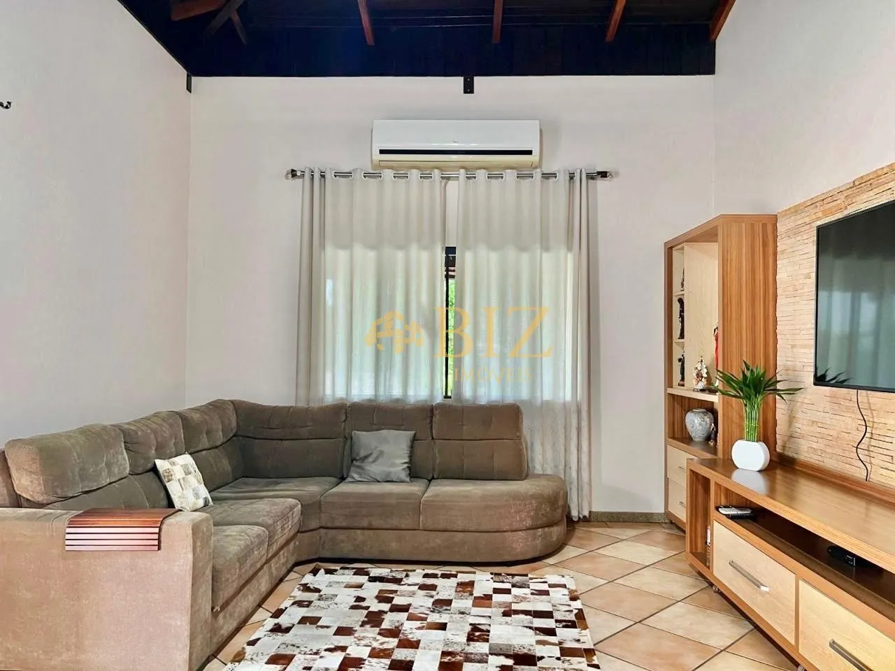 Casa com 3 quartos, sendo 1 suíte, com 239m de área construída em rua sem saída! — foto 5