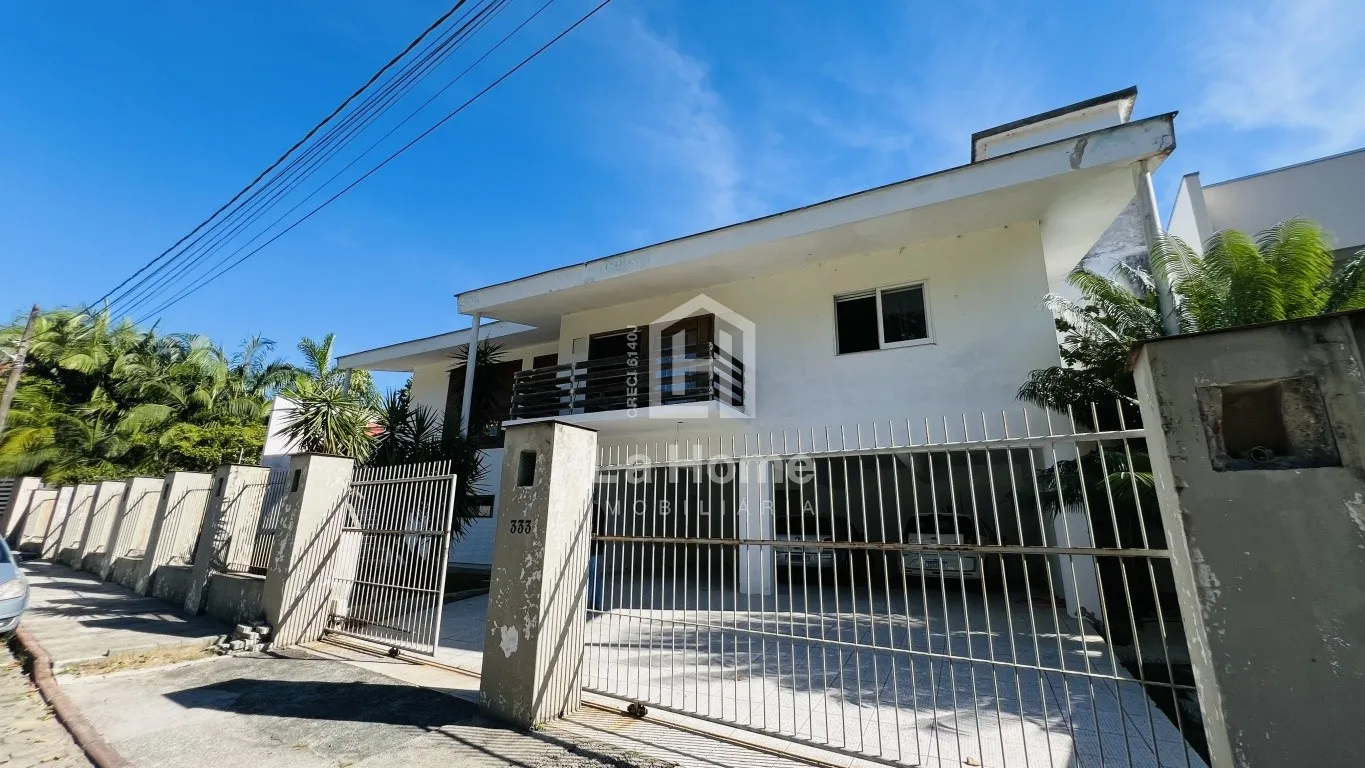 Ampla cada no bairro Jardim Blumenau disponível para venda - foto 1