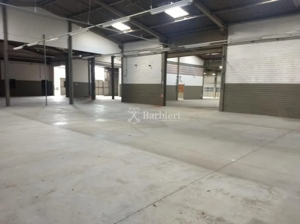 Galpão Industrial/Comercial para Venda: medindo 3.200 m no bairro Itoupavazinha em Blumenau/SC — foto 2