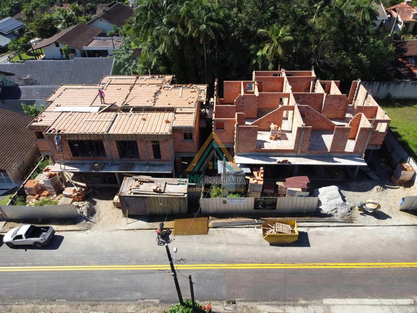 Casa de Alto Padrão no Centro da Cidade de Pomerode com 240,44m de Área Construída - foto 1