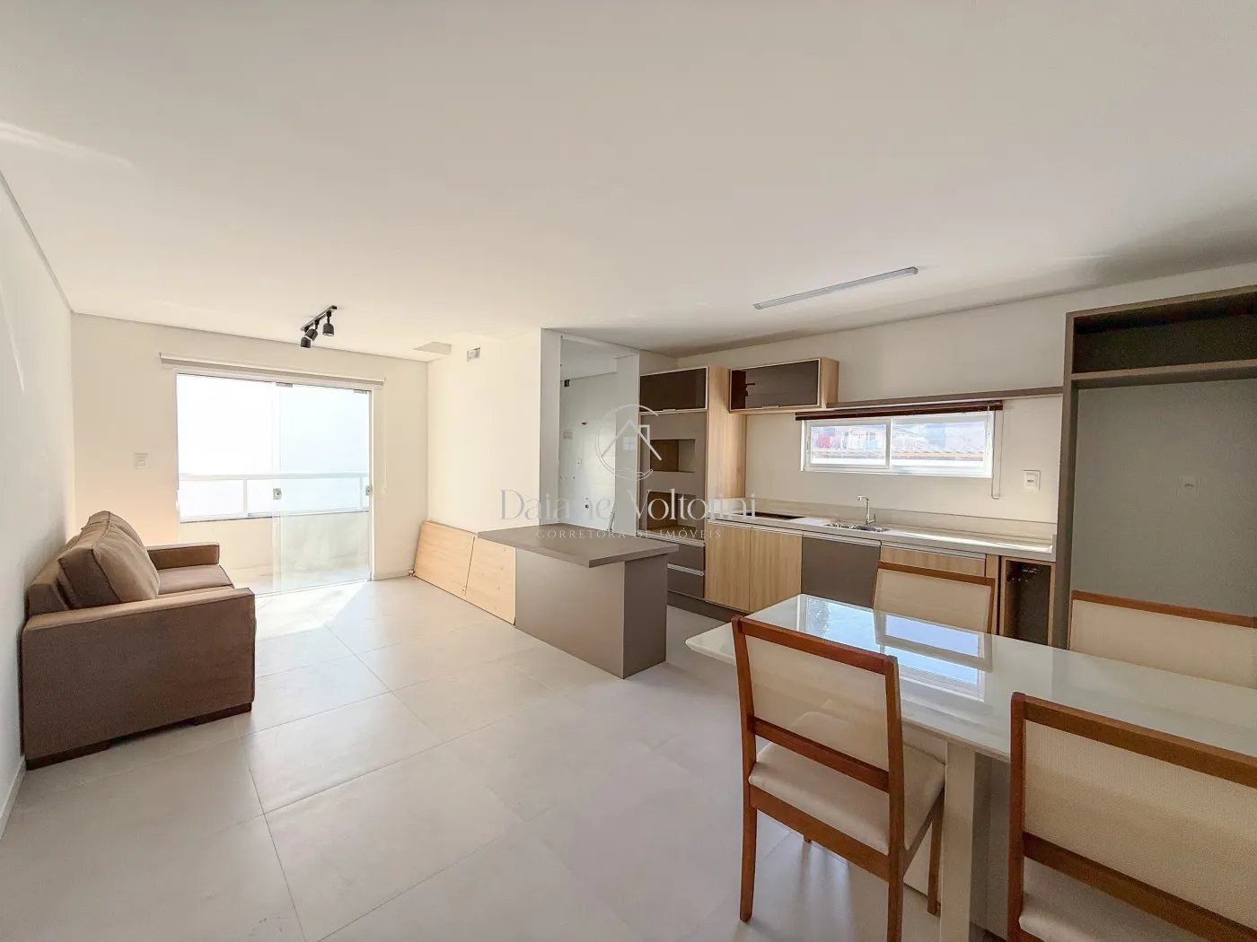 Apartamento para Venda em Blumenau, Garcia, 3 dormitórios, 1 suíte, 2 banheiros, 2 vagas - foto 1