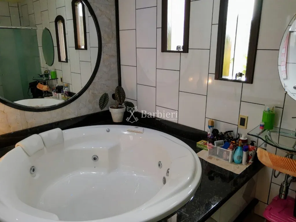 Casa à venda com 4 quartos sendo todos suítes e 03 vagas no bairro Garcia em Blumenau/SC — foto 7