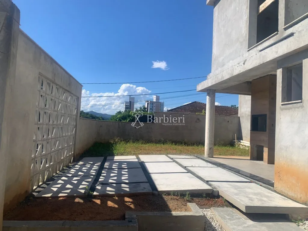 Sobrado com 3 quartos sendo 1 suíte e 160 m, no bairro Escola Agrícola em Blumenau/SC. - foto 1