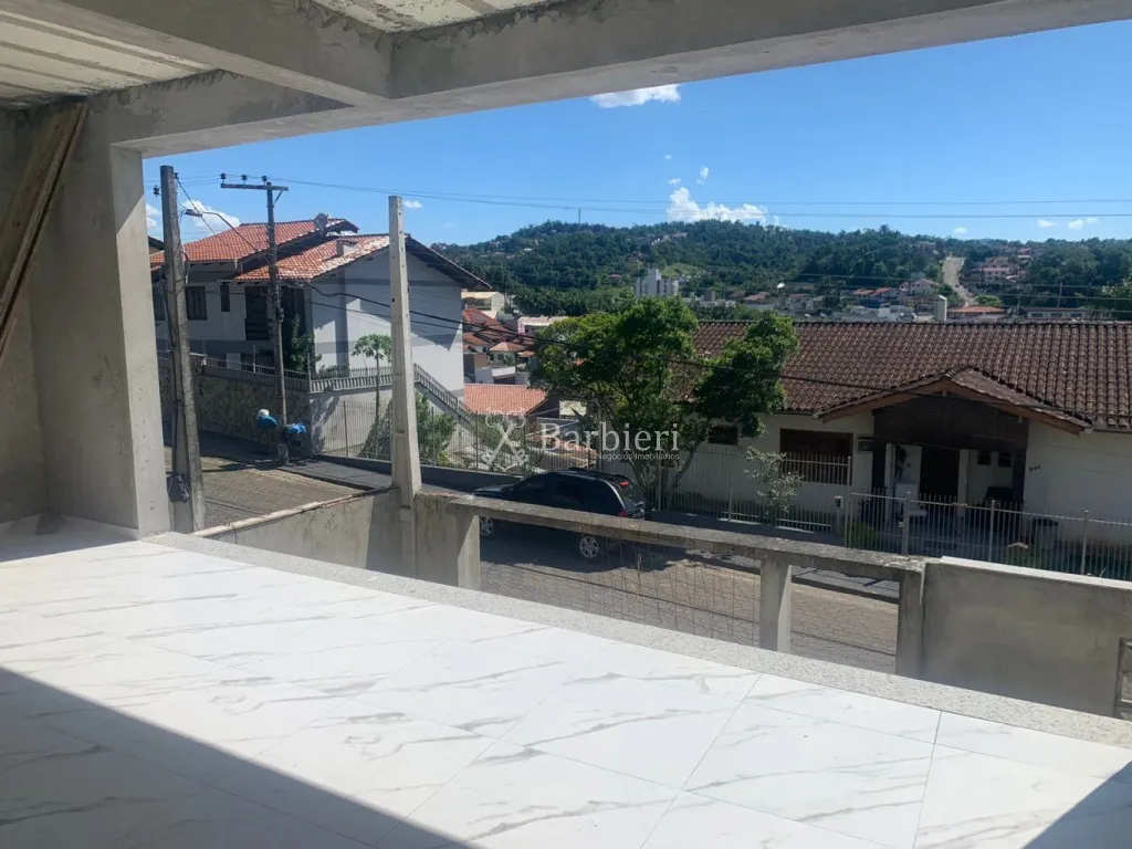 Sobrado com 3 quartos sendo 1 suíte e 160 m, no bairro Escola Agrícola em Blumenau/SC. — foto 2