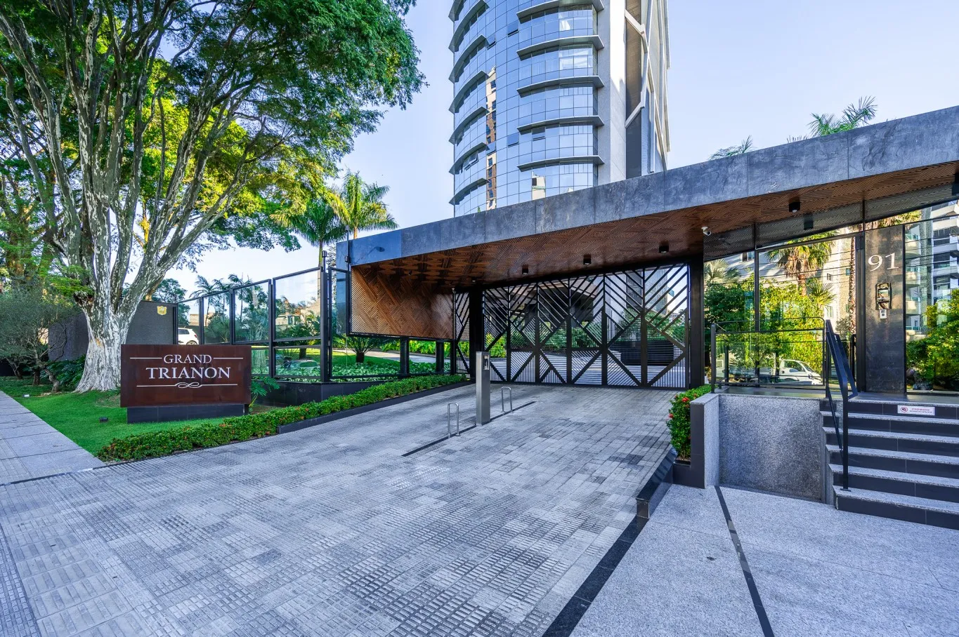 Apartamento com 4 suítes sendo 1 máster e 04 vagas na Ponta Aguda em Blumenau/SC - foto 1