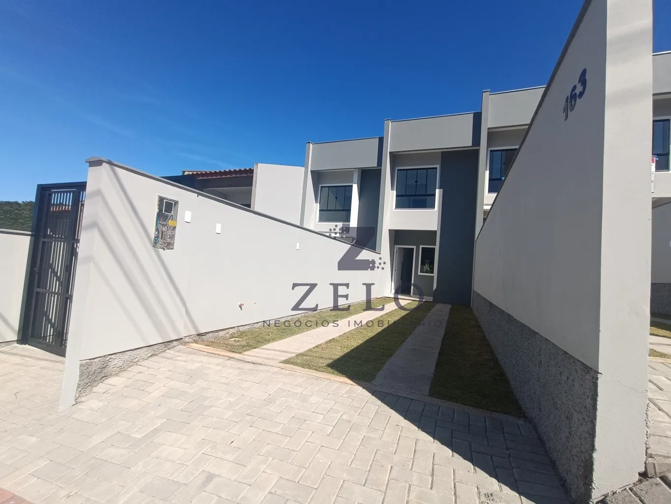 Sobrado Novo - Localizado na Transversal da Hermann Tribess — foto 2