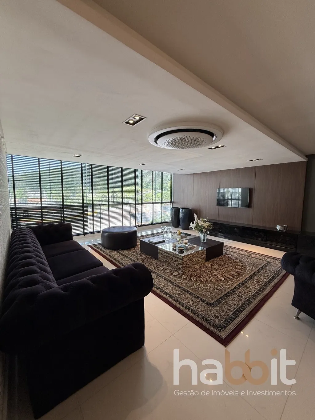 Linda cobertura duplex mobiliada e decorada de alto padrão na Ponta Aguda - foto 1