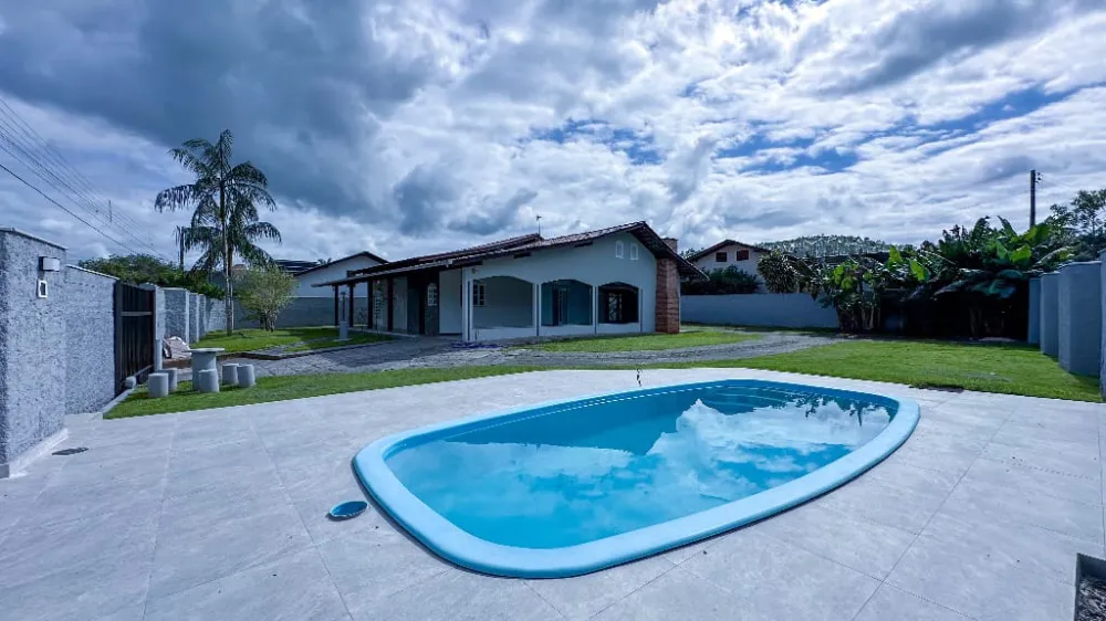 Magnífica Casa com Piscina - Ascurra — foto 2