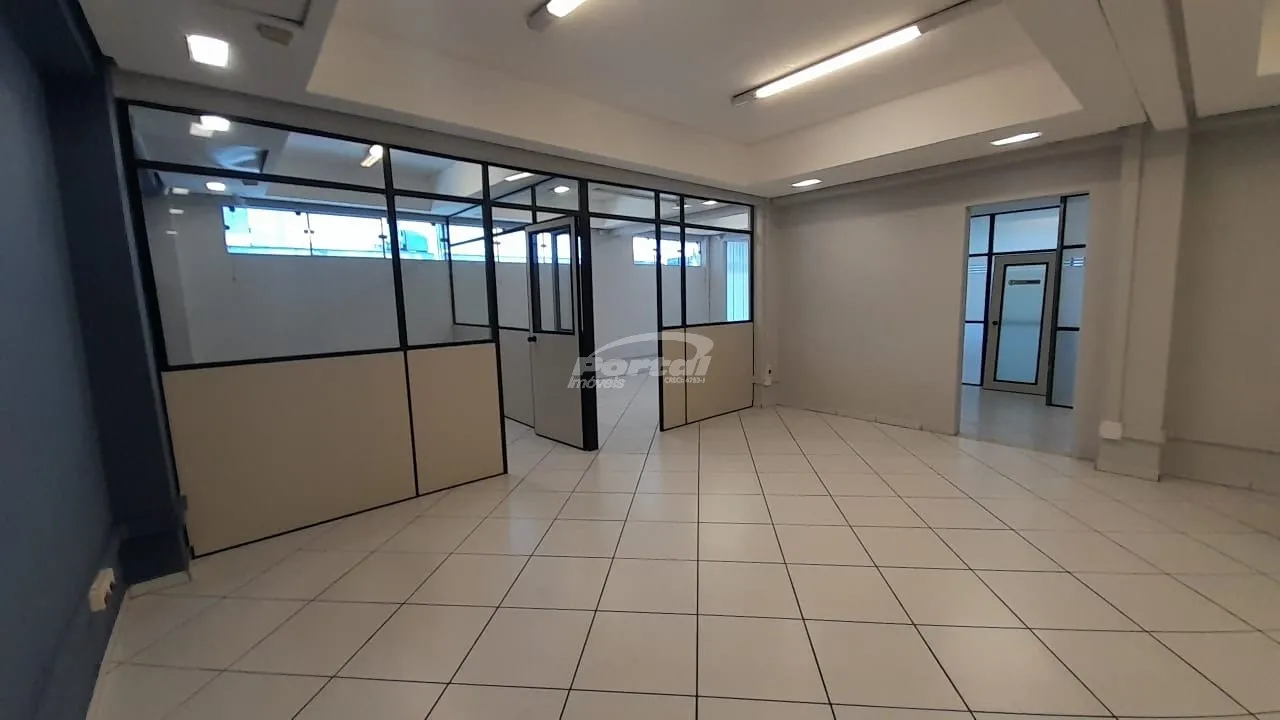 Prédio comercial disponível para locação no bairro Vila Nova — foto 7