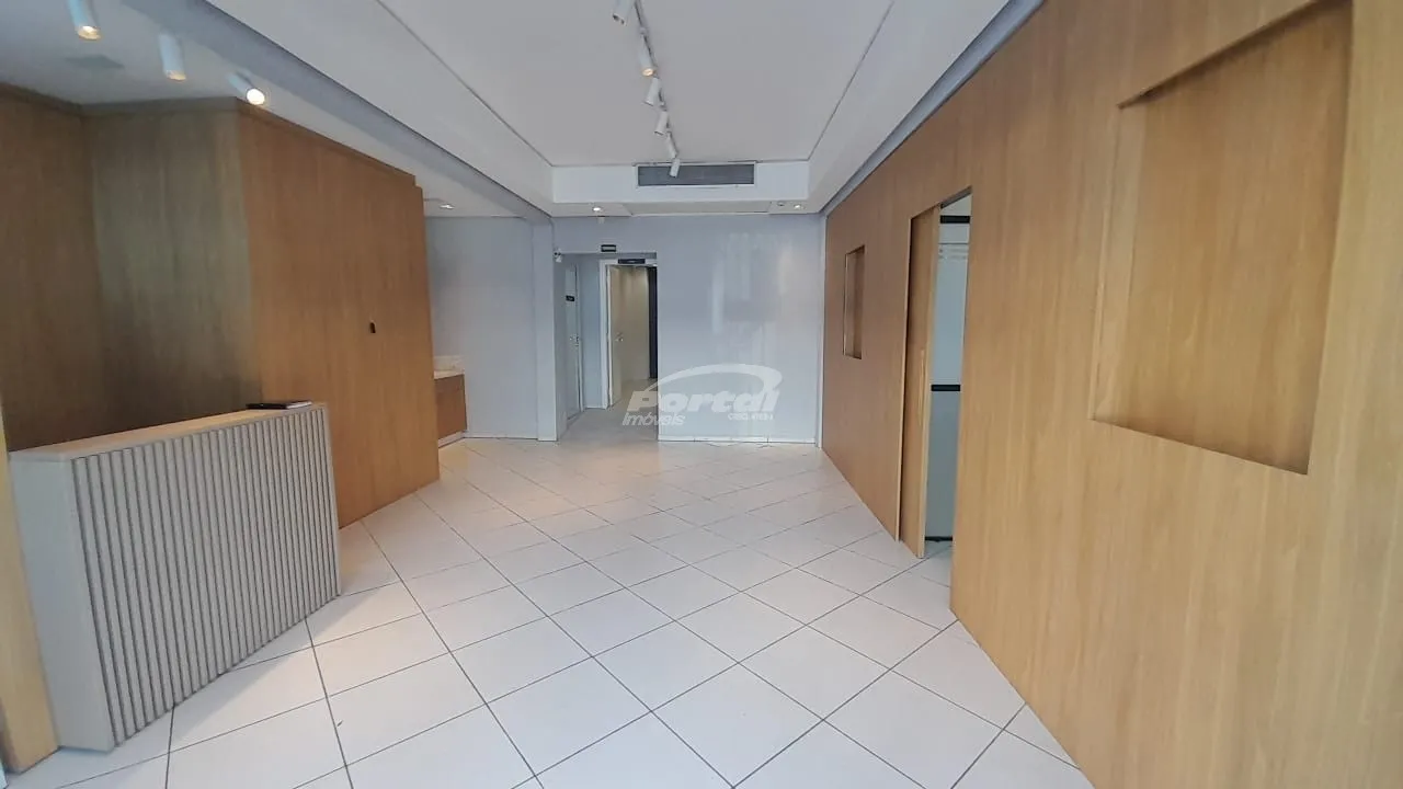 Prédio comercial disponível para locação no bairro Vila Nova — foto 2