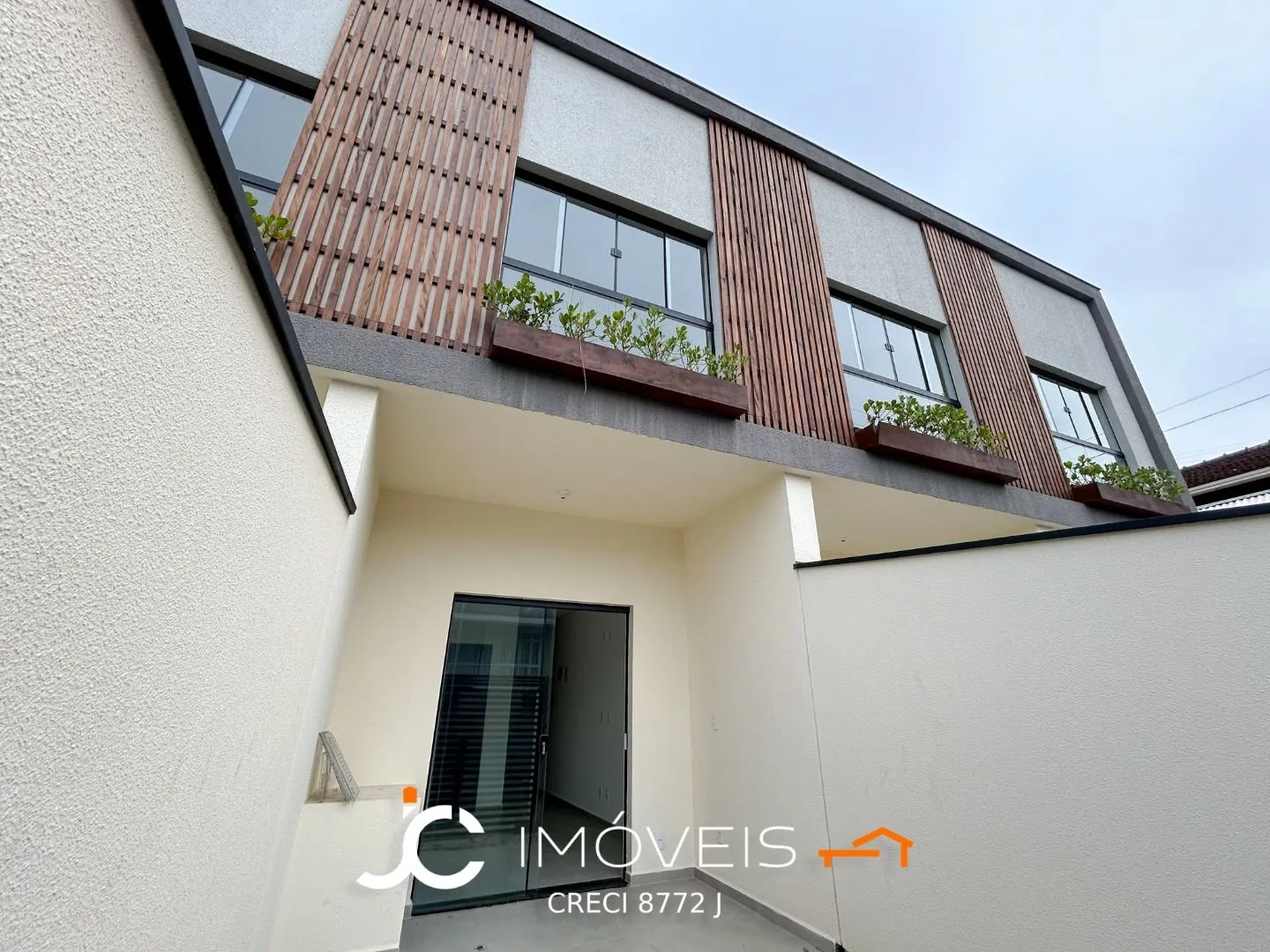 Sobrado com 2 dormitórios à venda, 90 m por R$ 404.000,00 - Água Verde - Blumenau/SC - foto 1