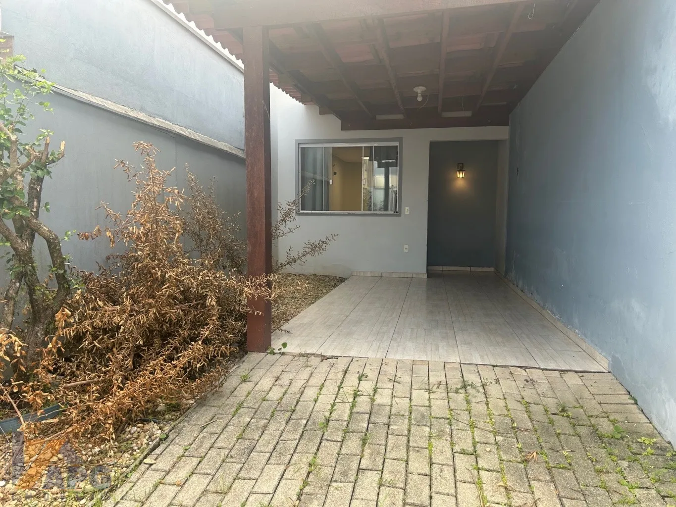 Sobrado com dois dormitórios, espaço nos fundos com uma excelente área para receber seus amigos! — foto 2