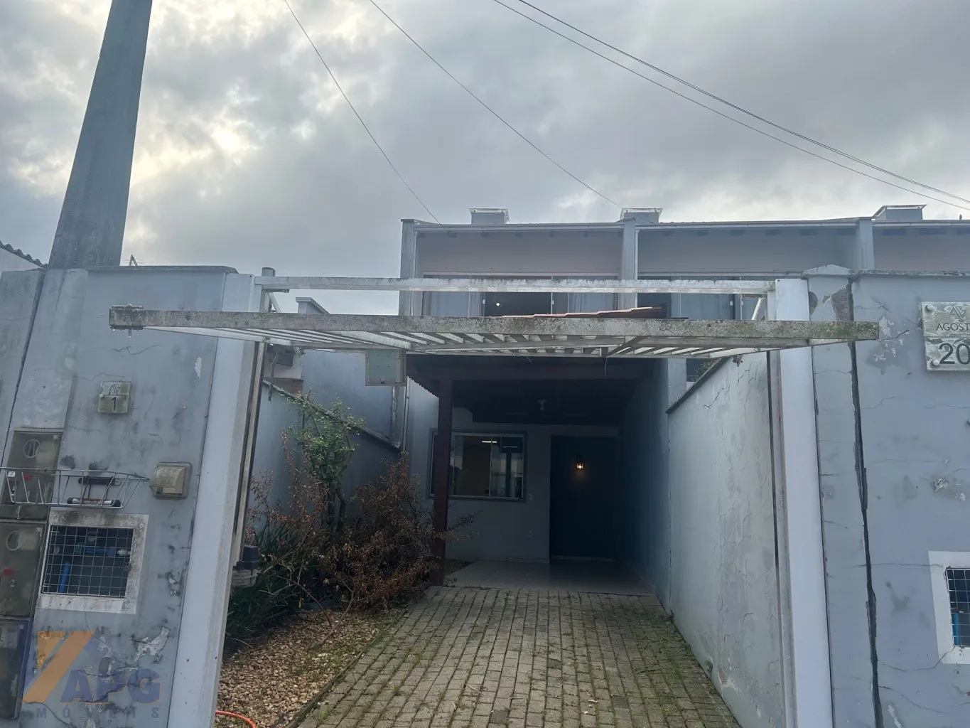 Sobrado com dois dormitórios, espaço nos fundos com uma excelente área para receber seus amigos! — foto 4