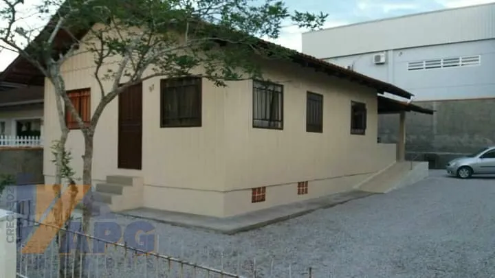 Casa com 3 dormitórios no bairro Figueira. - foto 1