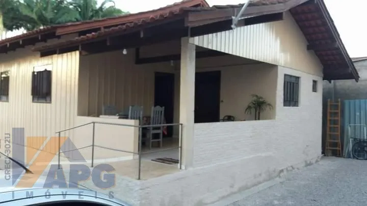 Casa com 3 dormitórios no bairro Figueira. — foto 2
