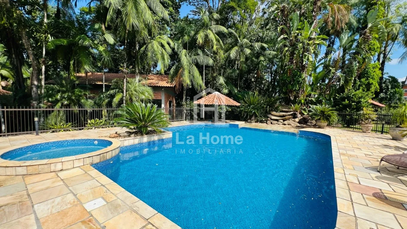 Casa à venda com 11 quartos e 5 suítes, 5 vagas, 2000m² no Salto Weissbach, Blumenau - foto 1