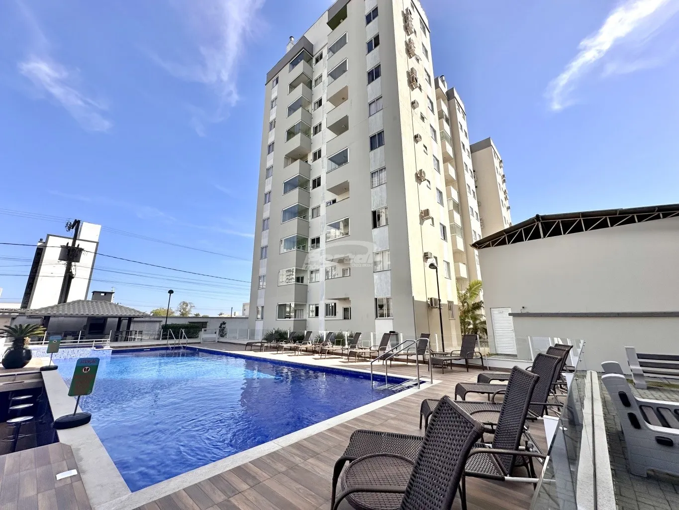 Apartamento mobiliado com 2 dormitórios no bairro Itacolomi em Balneário Piçarras/SC (Cód. 21082) - foto 1
