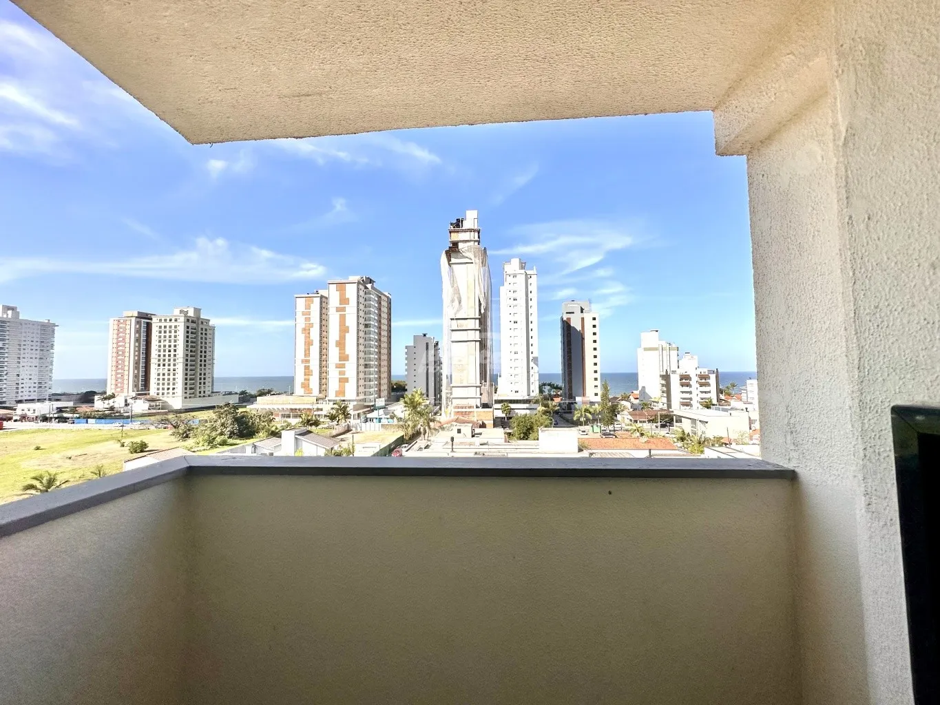 Apartamento mobiliado com 2 dormitórios no bairro Itacolomi em Balneário Piçarras/SC (Cód. 21082) — foto 2