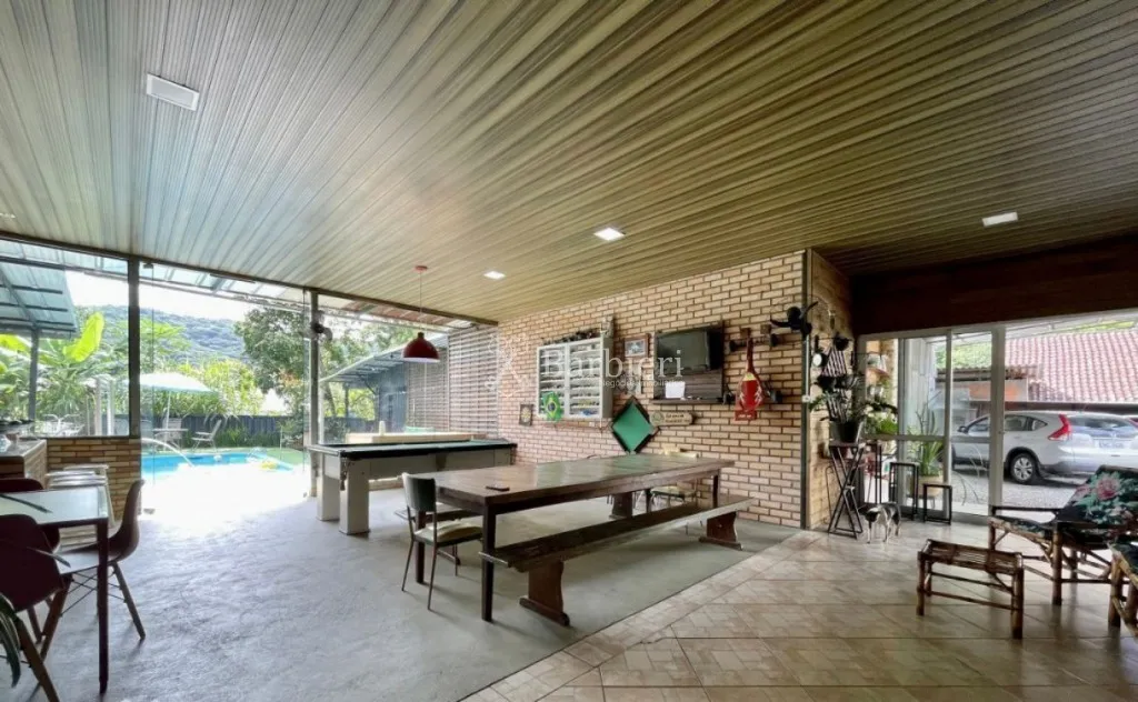 Casa com amplo terreno com sobrado e galpão disponível no Belchior Baixo em Blumenau/SC — foto 4