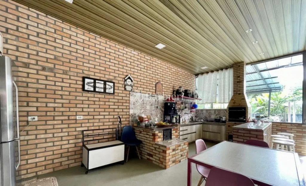 Casa com amplo terreno com sobrado e galpão disponível no Belchior Baixo em Blumenau/SC — foto 5