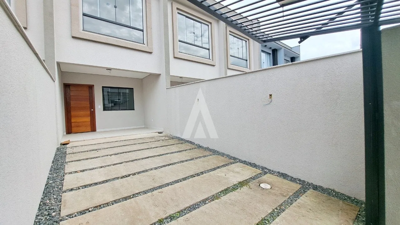 Sobrado Geminado com 1 suíte(s) mais 2 quarto(s) à venda no bairro Costa E Silva em Joinville, de R$ 589.000,00 por R$ 589.000.00. - foto 1