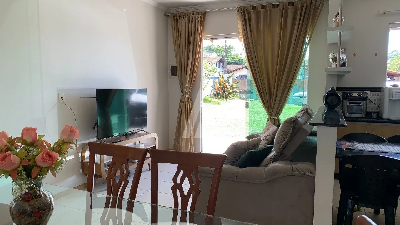 Casa com 1 suíte(s) mais 2 quarto(s) à venda no bairro Boa Vista em Joinville, por R$ 750.000, — foto 4