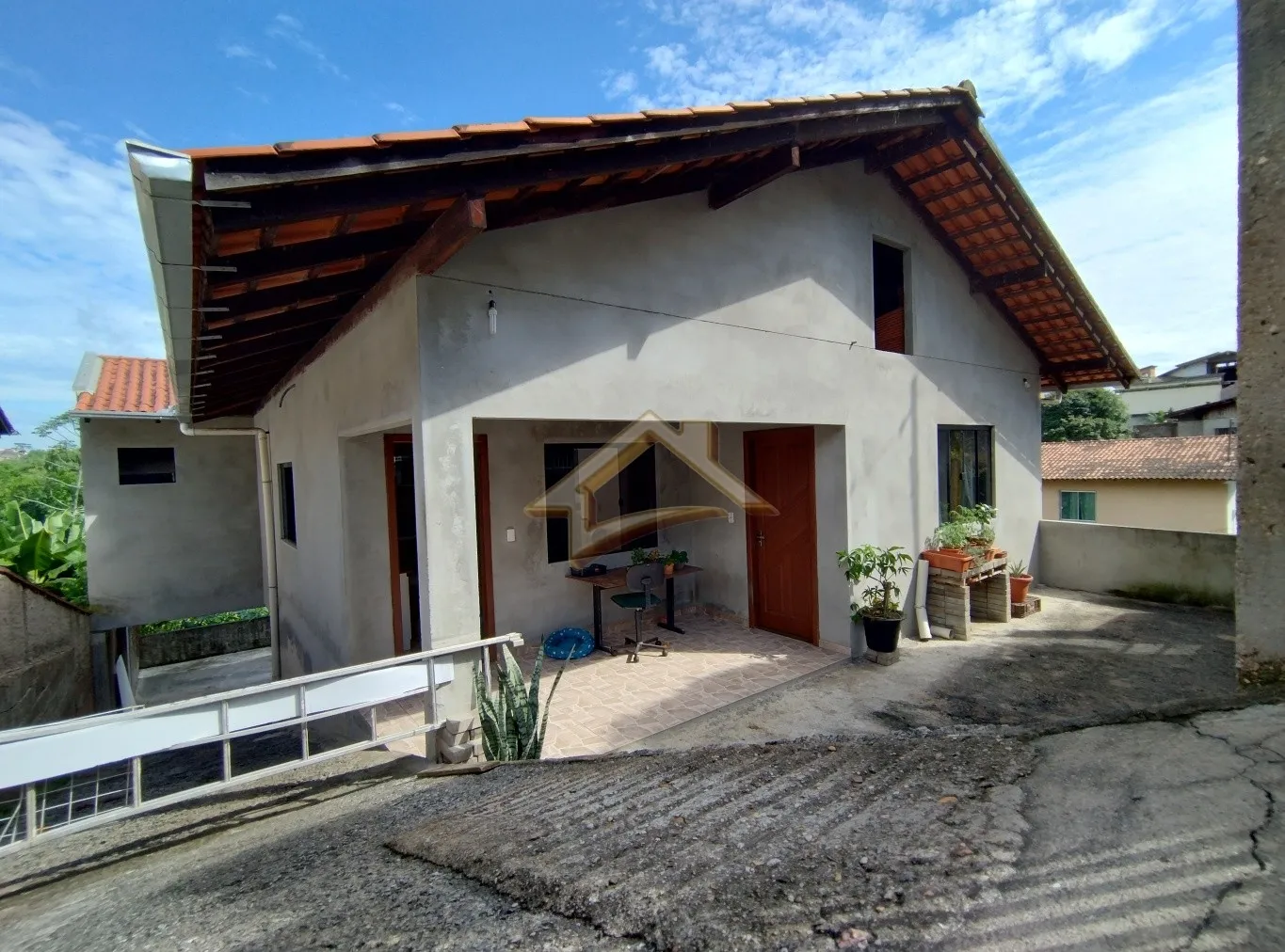 Casa com três dormitórios localizada no bairro Fortaleza em Blumenau! - foto 1