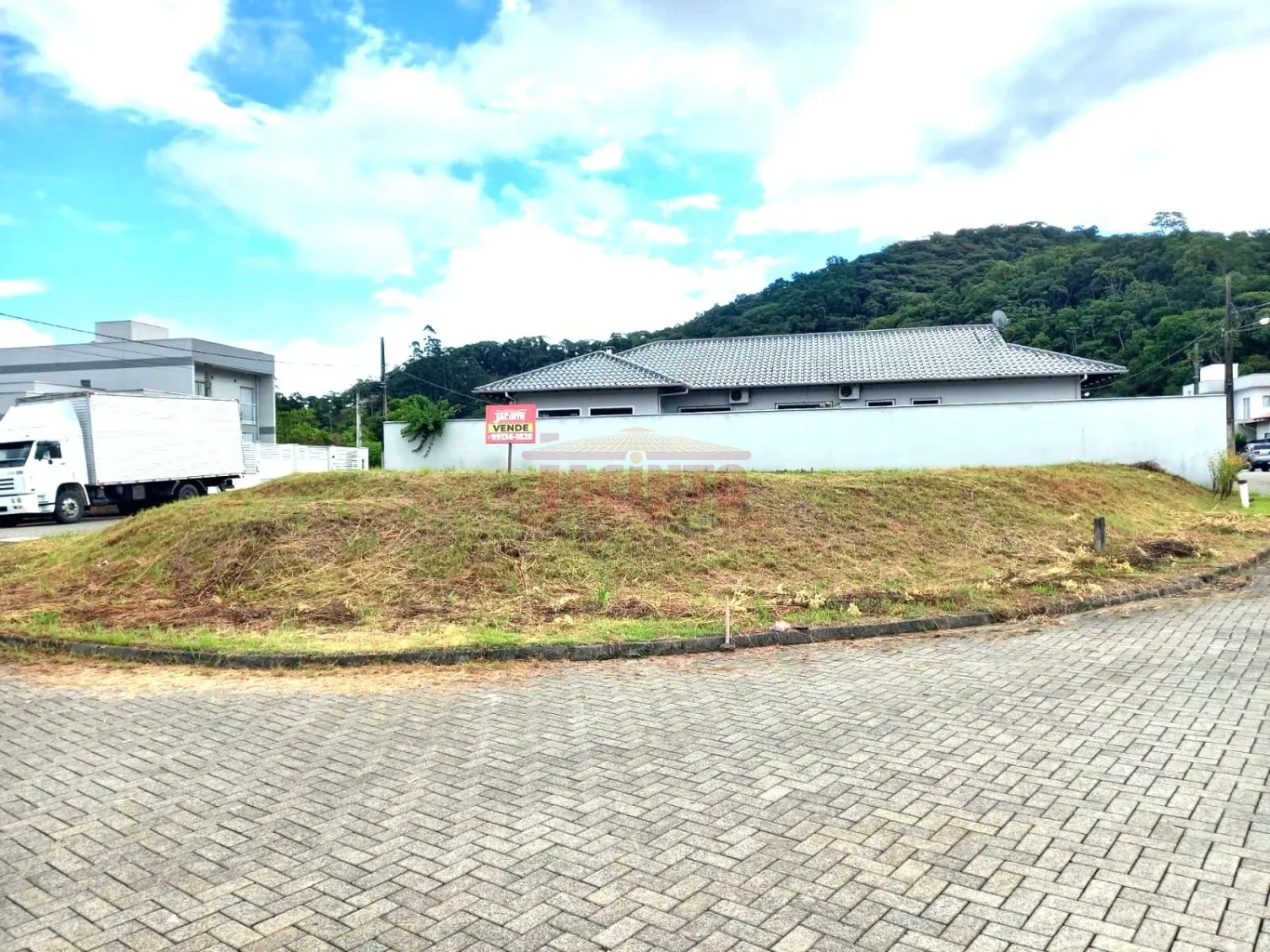 Terreno de Esquina com 424 m no bairro Belchior Central. — foto 2