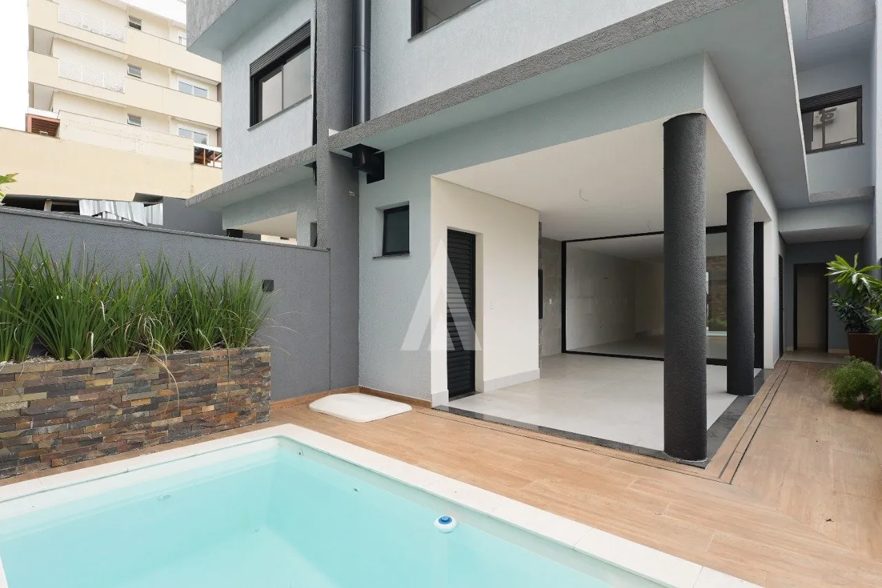 Sobrado Geminado com 2 suíte(s) mais 2 quarto(s) à venda no bairro América em Joinville, por R$ 1.549.000.00. — foto 3