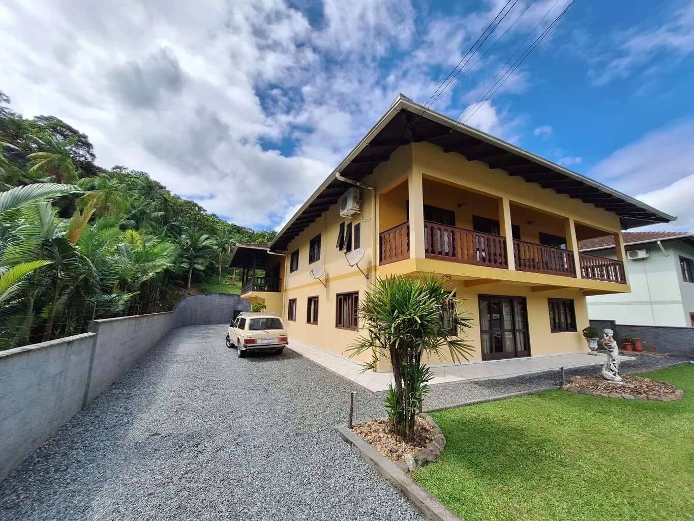 Ampla Casa no Bairro Testo Alto em Pomerode, com 540,53m de construção, num terreno com 10.190,00m. — foto 4