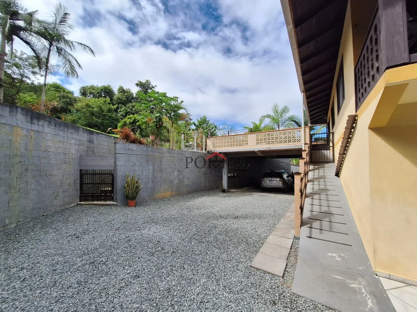 Ampla Casa no Bairro Testo Alto em Pomerode, com 540,53m de construção, num terreno com 10.190,00m. — foto 6
