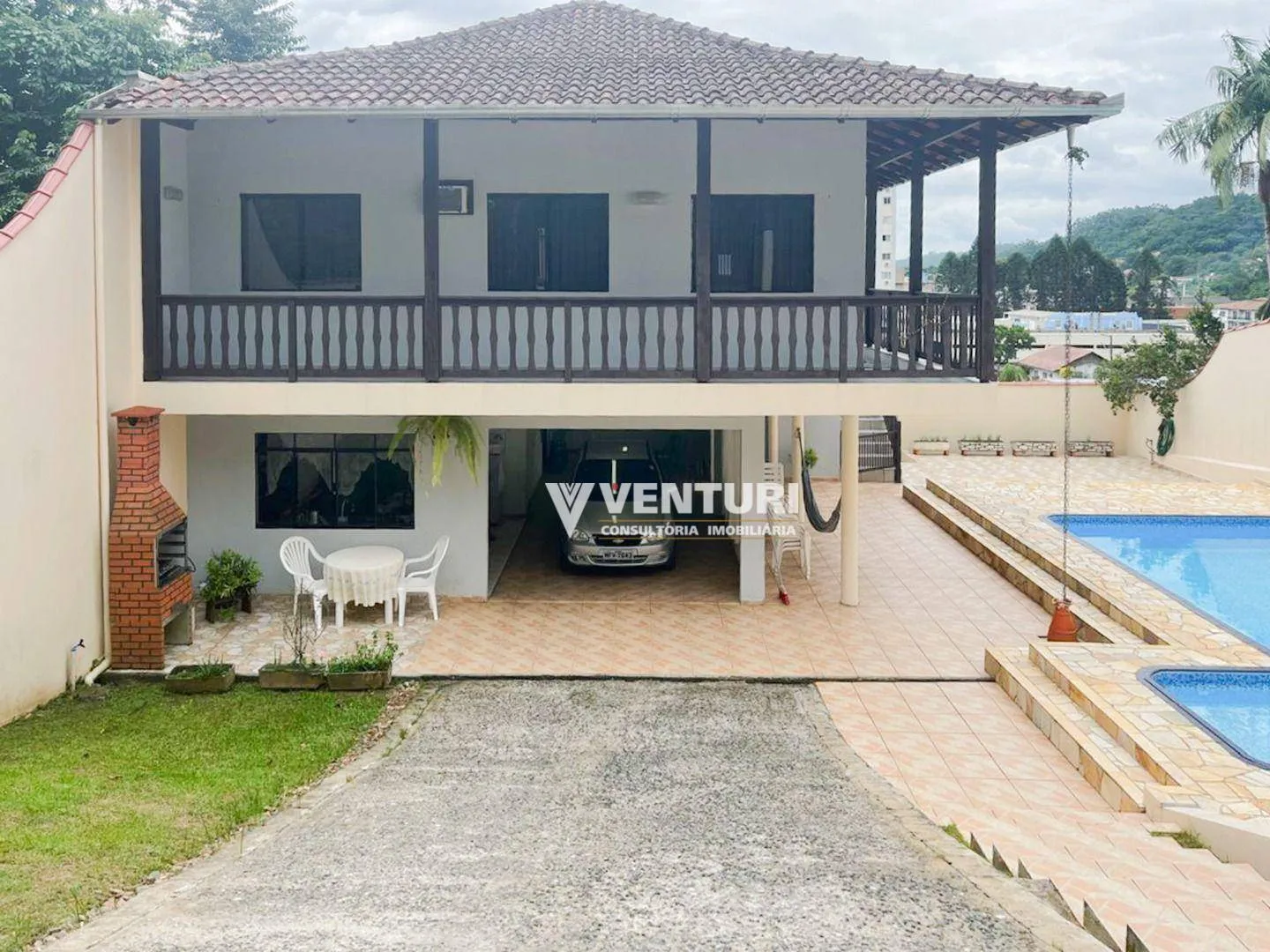 Casa com 3 dormitórios à venda, sendo 1 suíte com hidromassagem, por R$ 1.100.000 - Velha - Blumenau/SC - foto 1