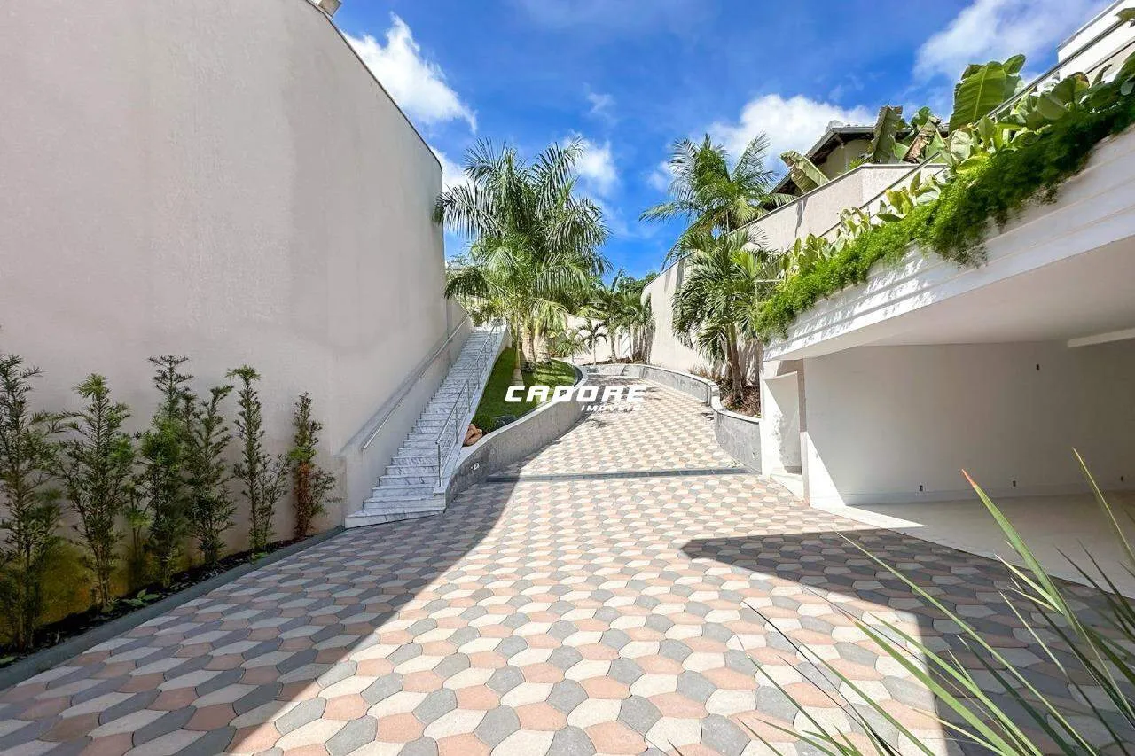 Casa De Alto Padrão com 3 Dormitórios Sendo 3 Suítes e Um Amplo Espaço de Área Externa Com Campo De Futebol! | Cadore Imóveis — foto 4