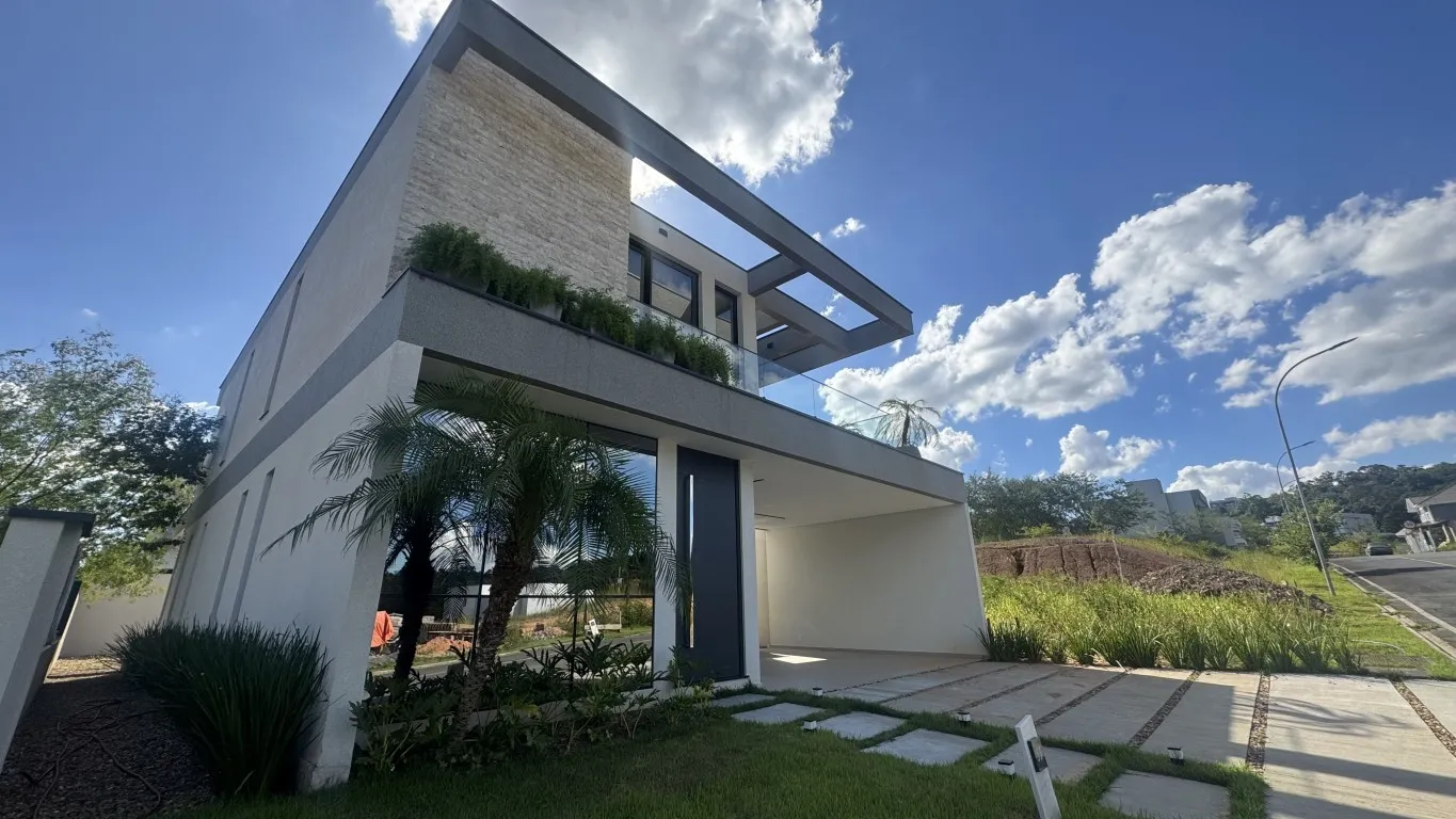 Casa Alto Padrão na Ponta Aguda com 3 Suítes - foto 1