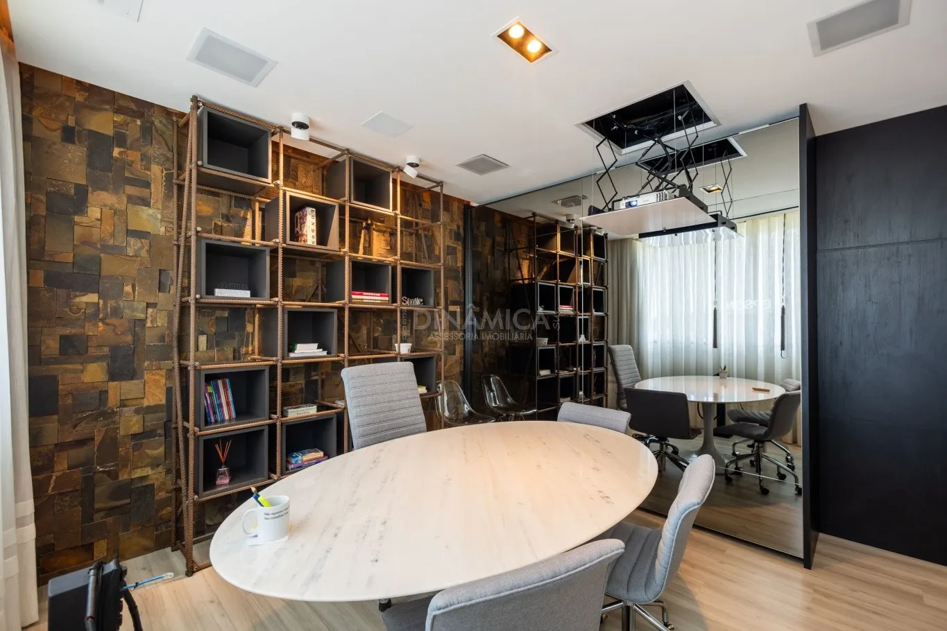 Sala comercial finamente mobiliada à venda no Ibiza Trade & Financial Center em Blumenau! — foto 3
